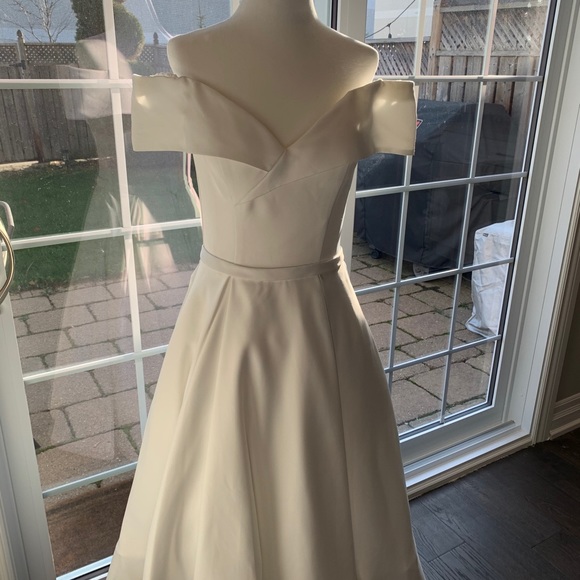 Terani Couture Wedding/Engagement Dress in White - Picture 4 of 12